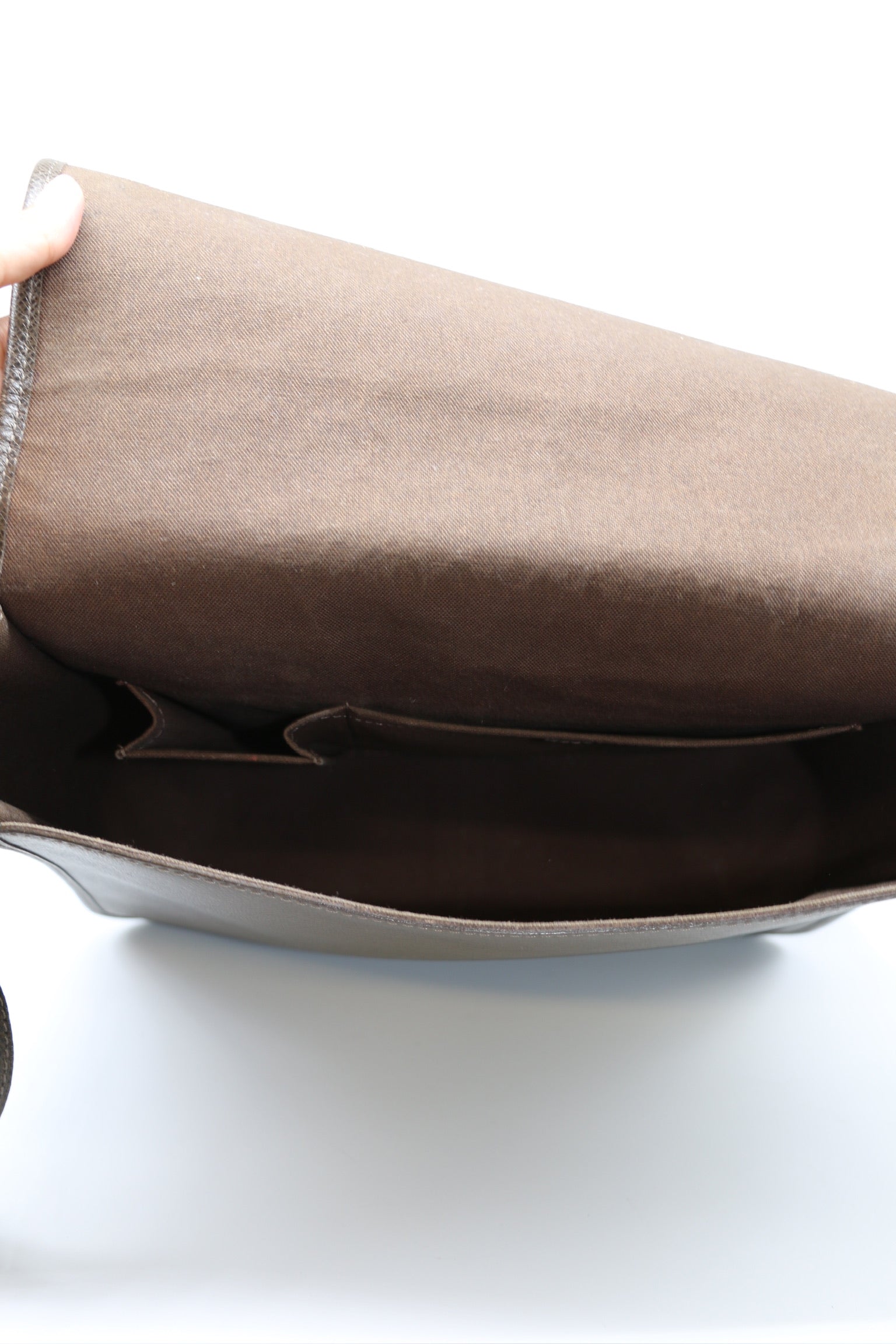 Louis Vuitton Taiga Andrei Crossbody Messenger Bag