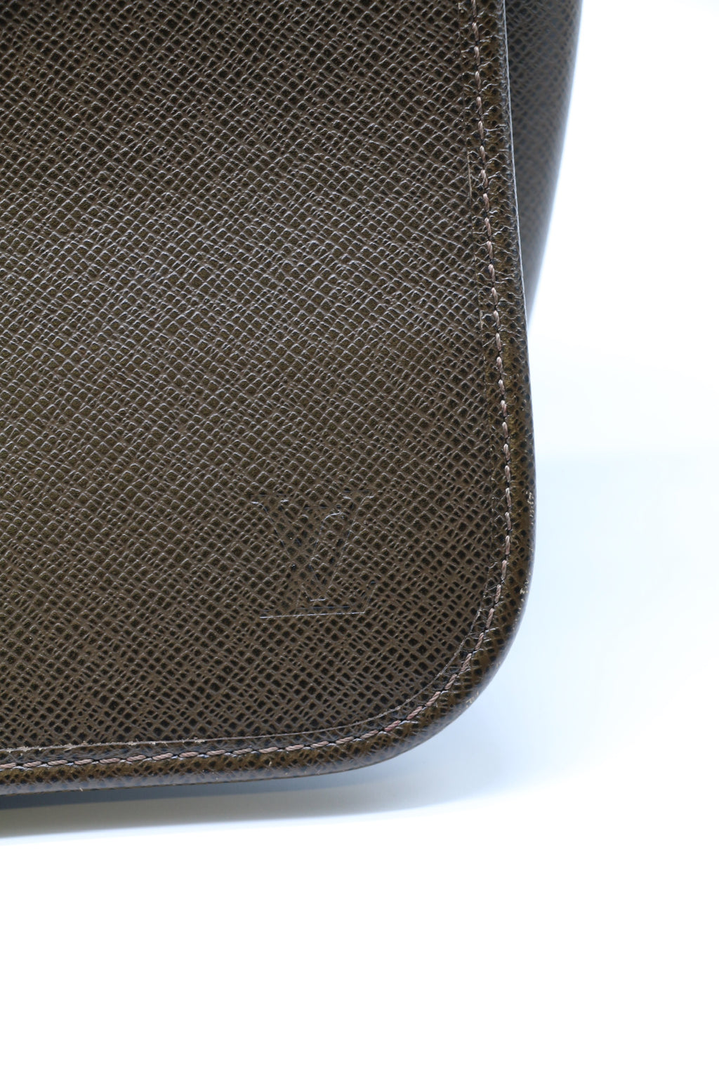 Louis Vuitton Taiga Andrei Crossbody Messenger Bag