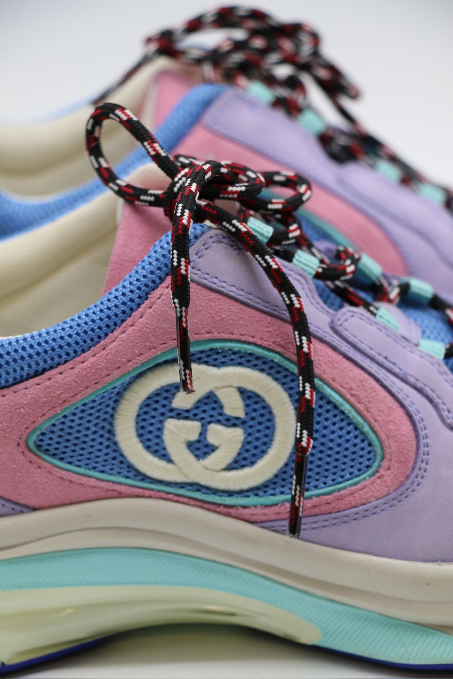 Gucci Run Sneakers Pink