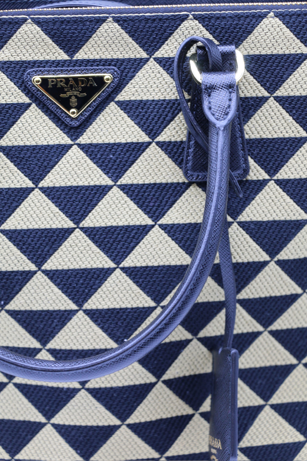 Prada Tote Symbole