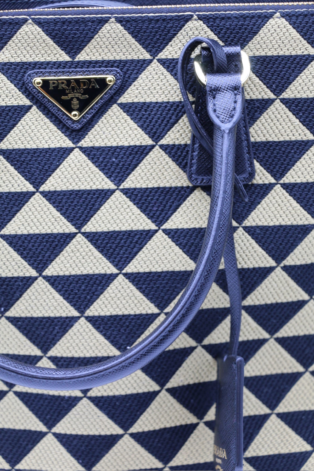 Prada Tote Symbole
