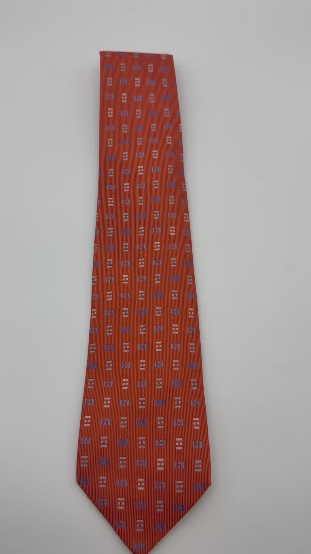 Corbata Hermés Punto y raya