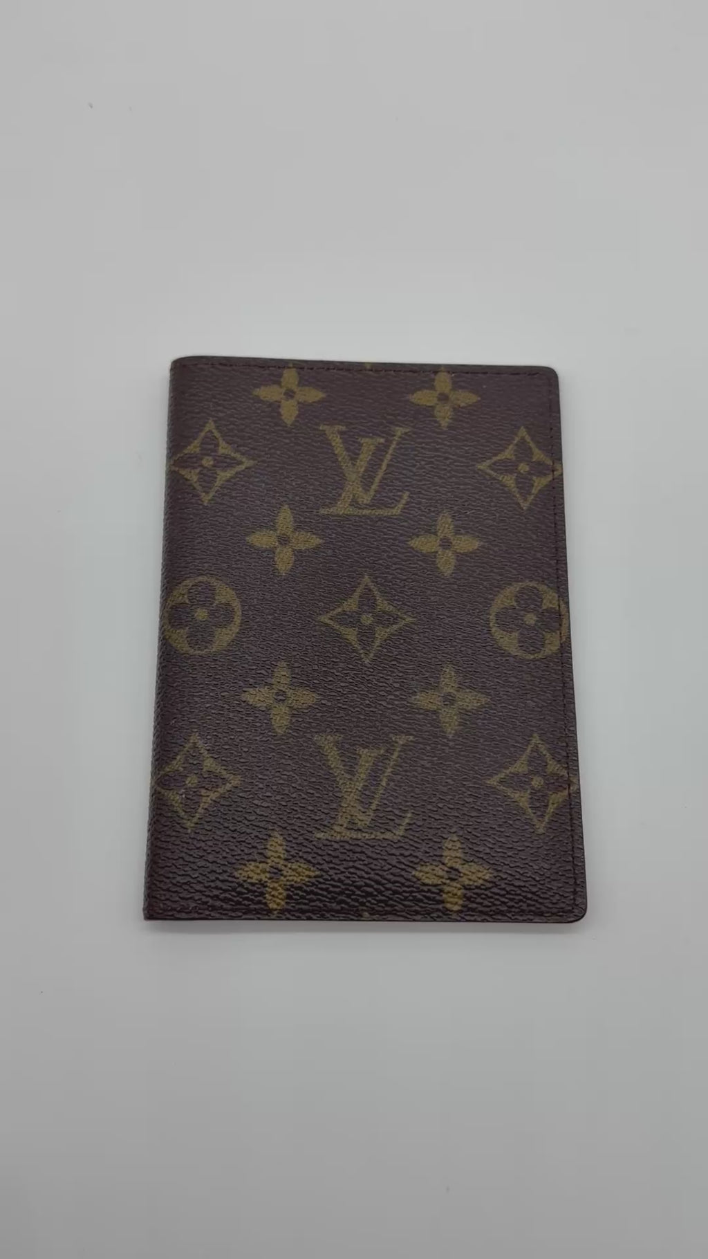 Louis Vuitton Passport Holder Damier Monogram