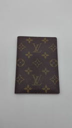 Louis Vuitton Passport Holder Damier Monogram