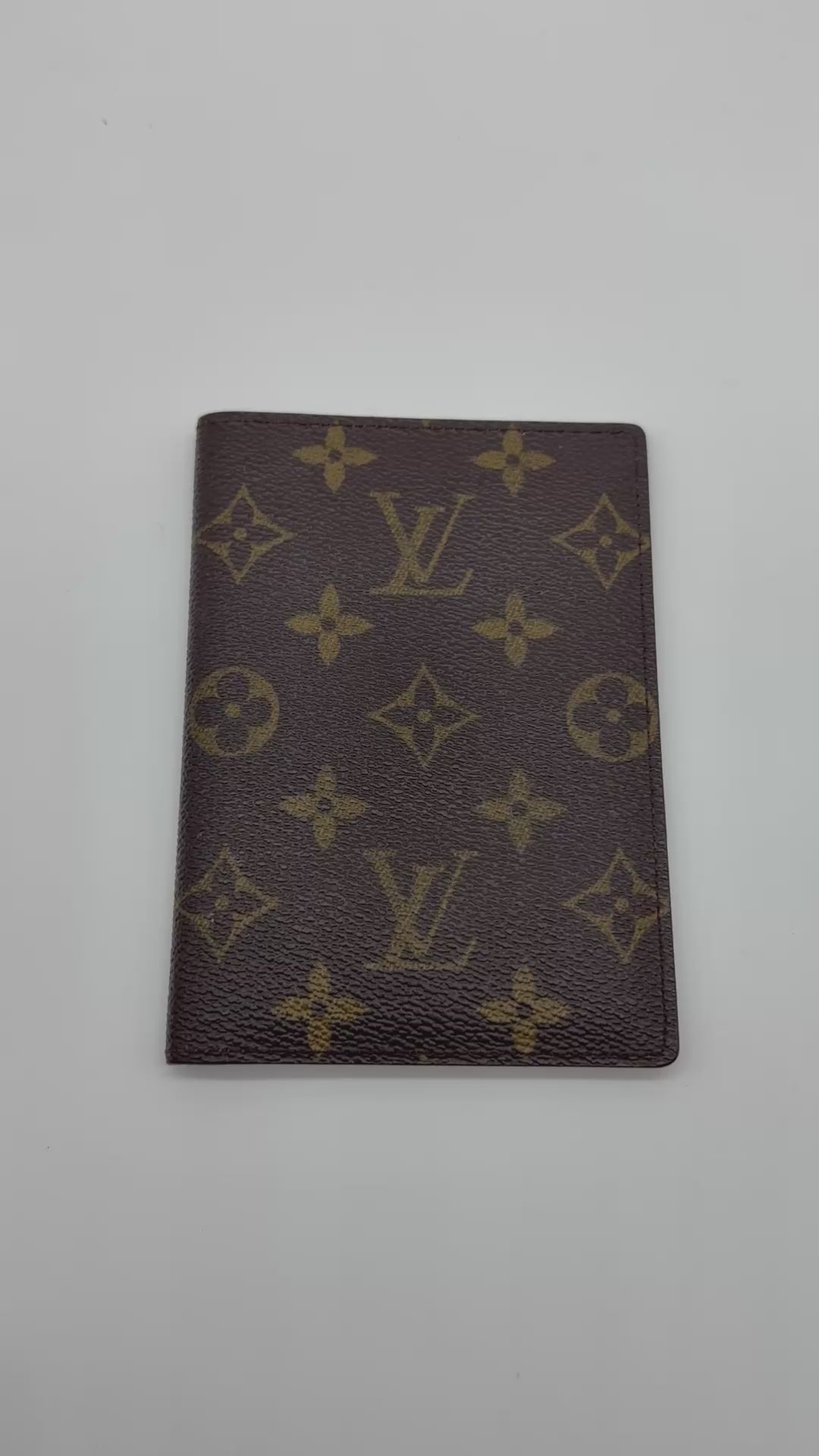 Louis Vuitton Passport Holder Damier Monogram